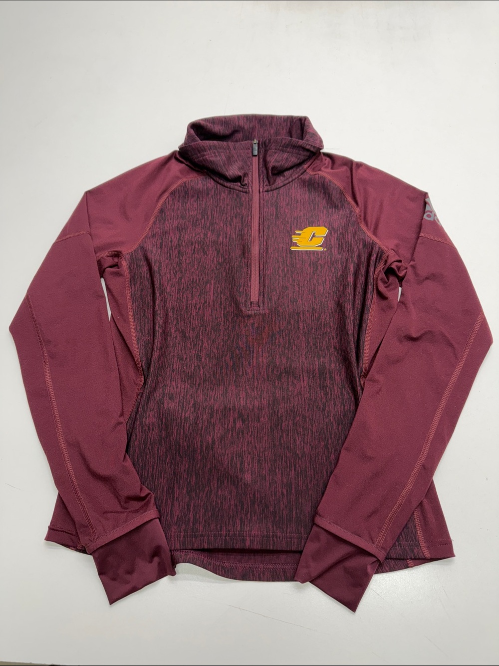 CENTRAL MICHIGAN UNIVERSITY Women’s Medium
1/4 Zip Performance Sweatshirt